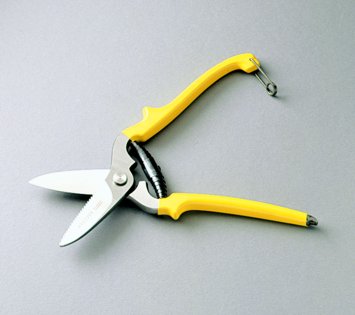 Strong scissor for thermoplastic
