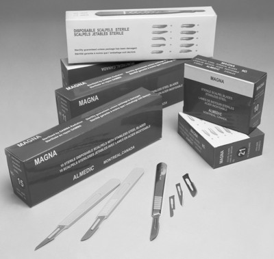 Sterile disposable scalpels